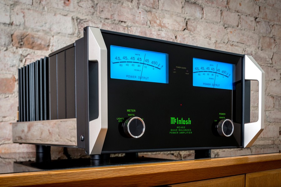 experience-the-power-of-sound-with-mcintosh-amplifiers